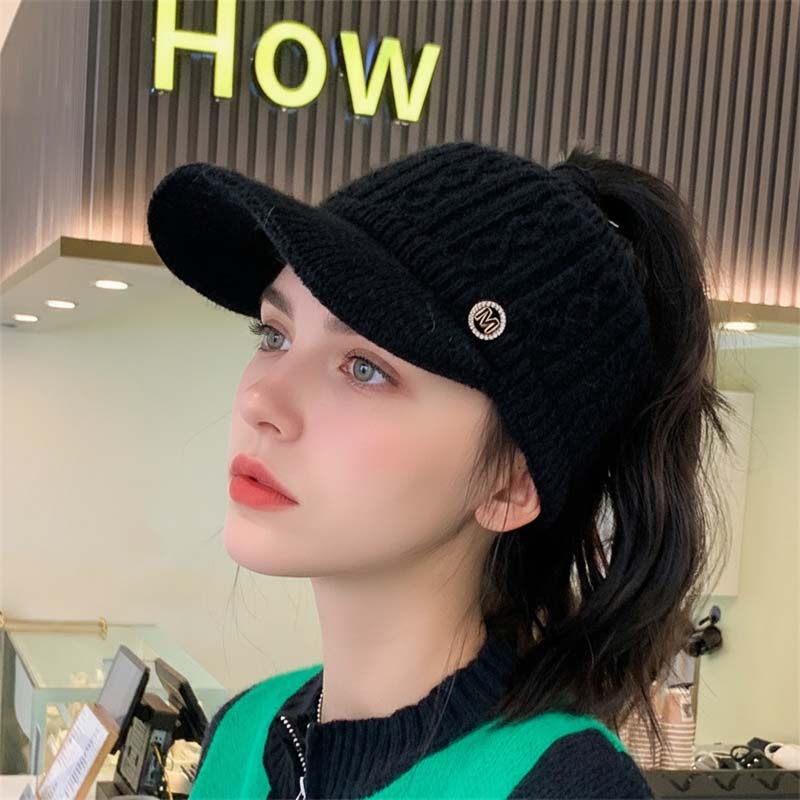 Høst- og vinterhatt med varm strikket hestehale for kvinner