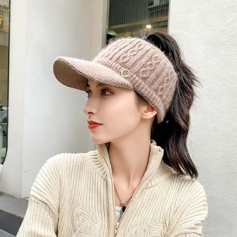 Høst- og vinterhatt med varm strikket hestehale for kvinner